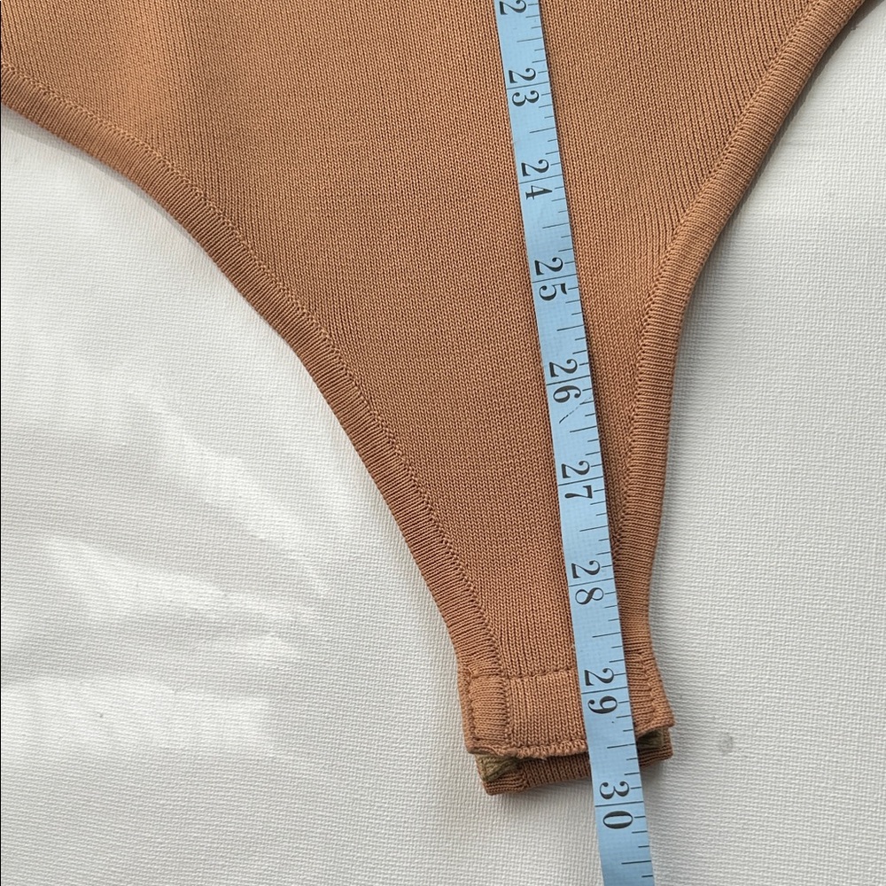 Eesome Coco Ruffled Sleeve Bodysuit - Picture 9 of 9